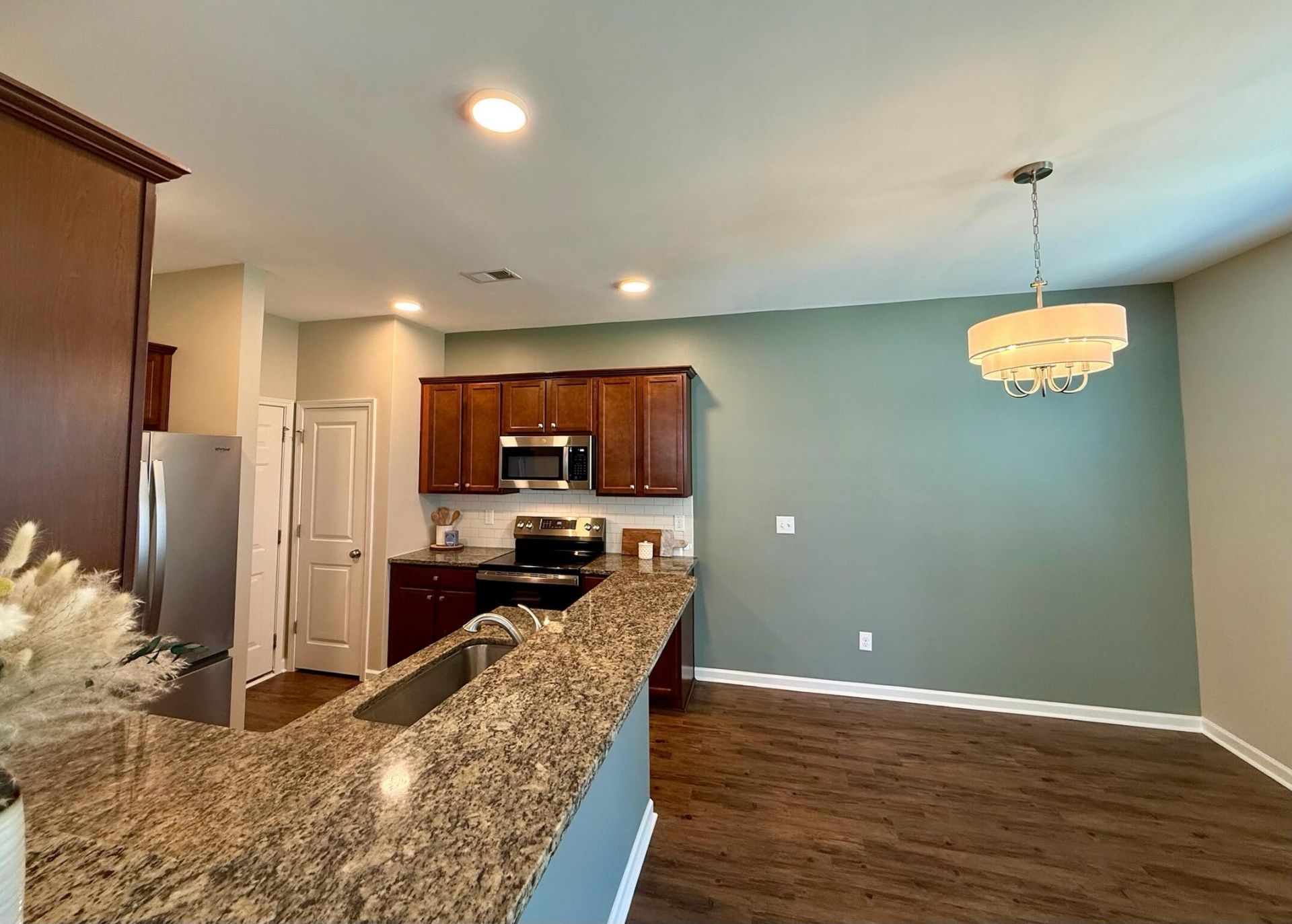 334 Bradley Bend Drive Photo 8