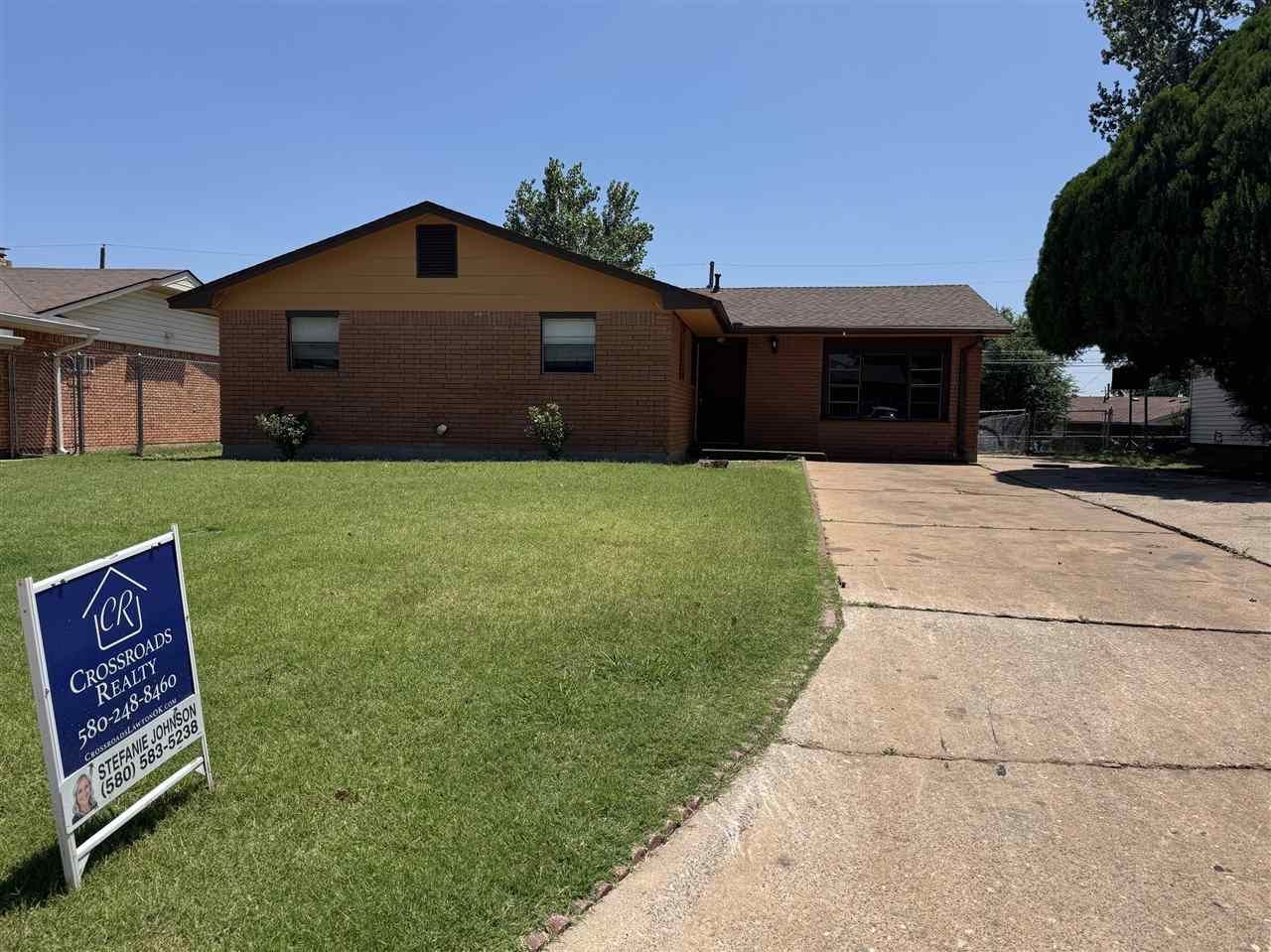 718 SW Ranch Oak Blvd, Lawton, OK 73501 Main Photo