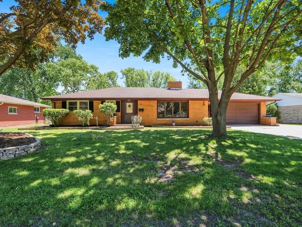 237 S CLAY STREET, De Pere, WI 54115
