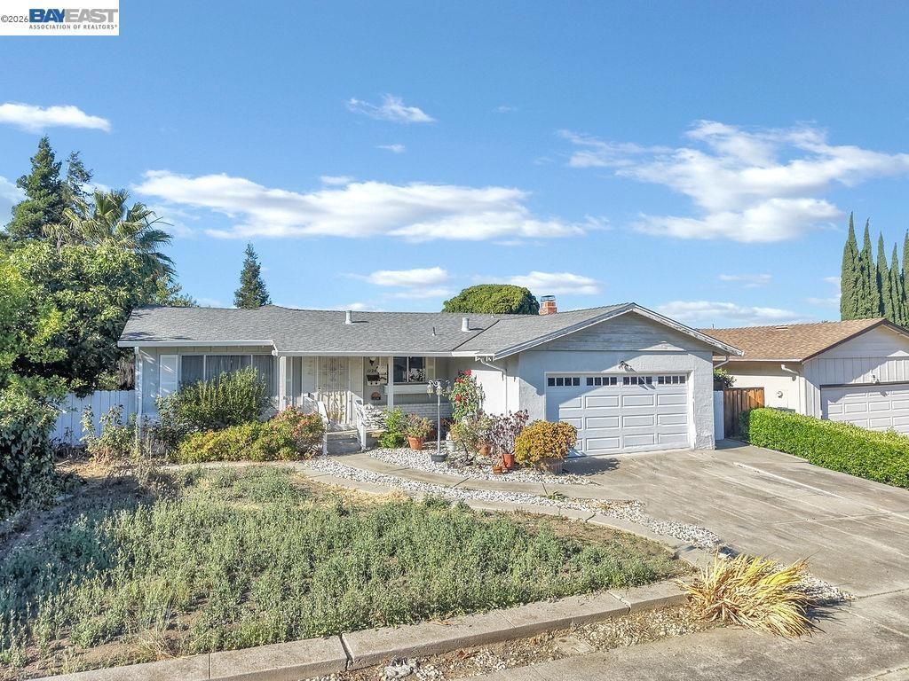 1124 Monterey Dr, Antioch, CA 94509 Main Photo