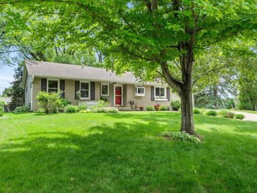 9528 Penn Circle, Bloomington, MN 55431