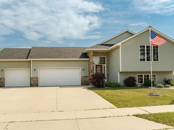 657 S Pointe Court SW, Rochester, MN 55902