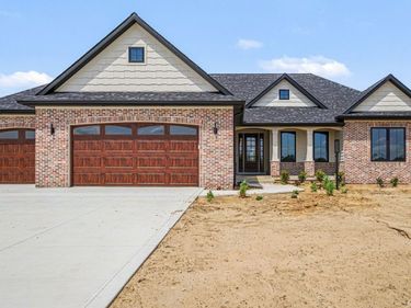 10193 Steinbeck Drive, Granger, IN 46530