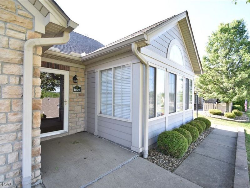 9151 Springfield Road, Unit 1803, Poland, OH 44514 Photo 2