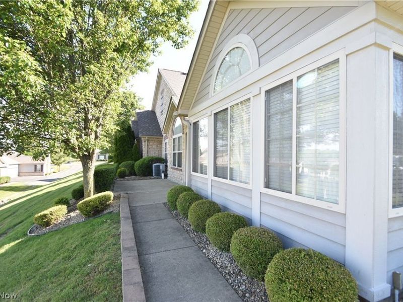 9151 Springfield Road, Unit 1803, Poland, OH 44514 Photo 3