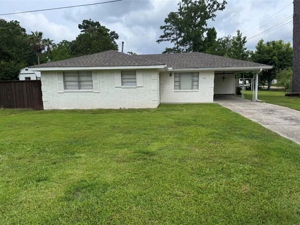 756 ATALIN Street , Mandeville, LA 70448