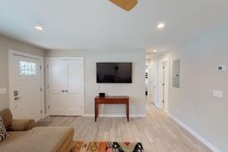 27 21st Avenue photo 4