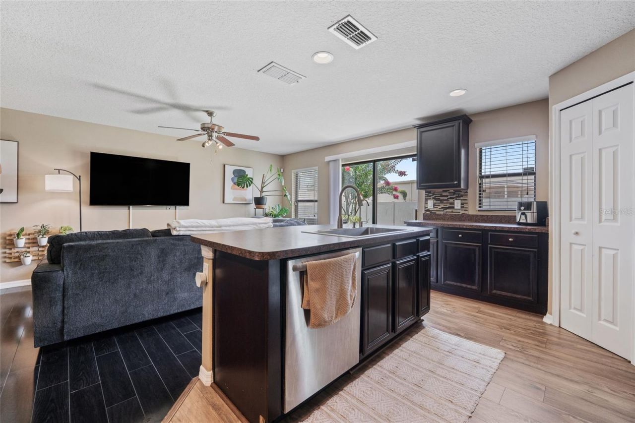 2220 Windsor Lake Circle, Sanford, FL 32773 Photo