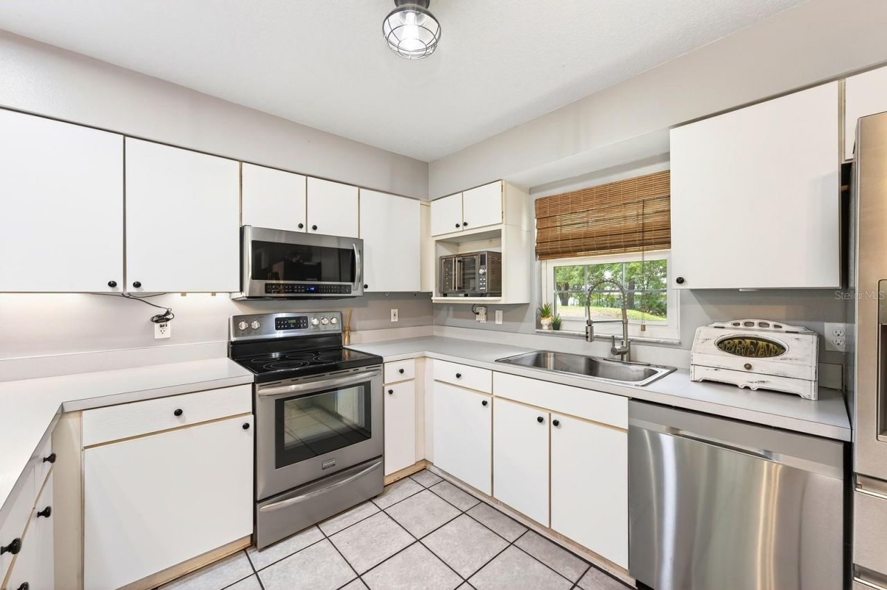 2385 Lake Pickett Road, Orlando, FL 32826 Photo