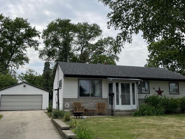 763 10th Ave, Grafton, WI 53024