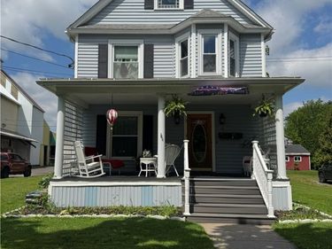 16 Orchard Street , Middleport, NY 14105