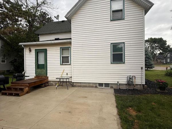 412 Oak Avenue SE, Montgomery, MN 56069