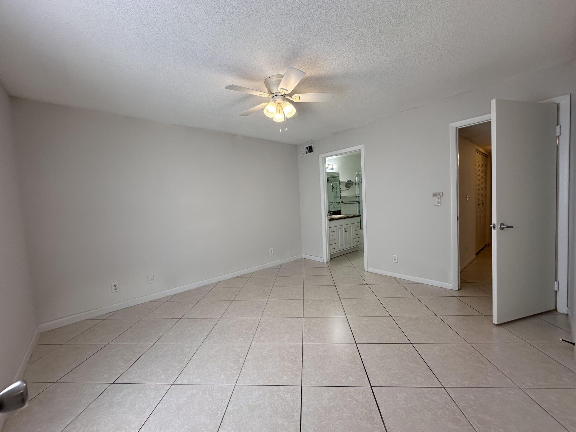 815 W Boynton Beach Boulevard, Unit 16-104, Boynton Beach, FL 33426 Photo