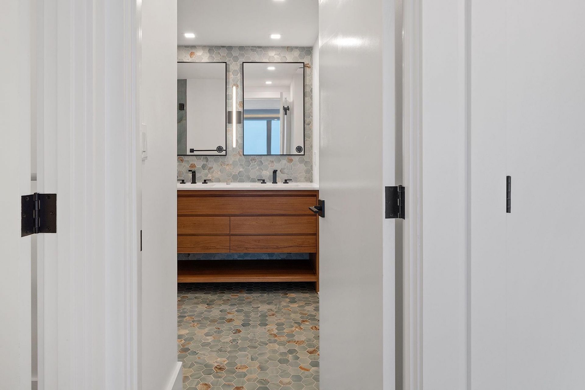 4020 Galt Ocean Drive, Unit 409, Fort Lauderdale, FL 33308 Photo