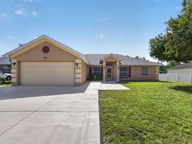 441 SW Doreen Street, Port St. Lucie, FL 34983