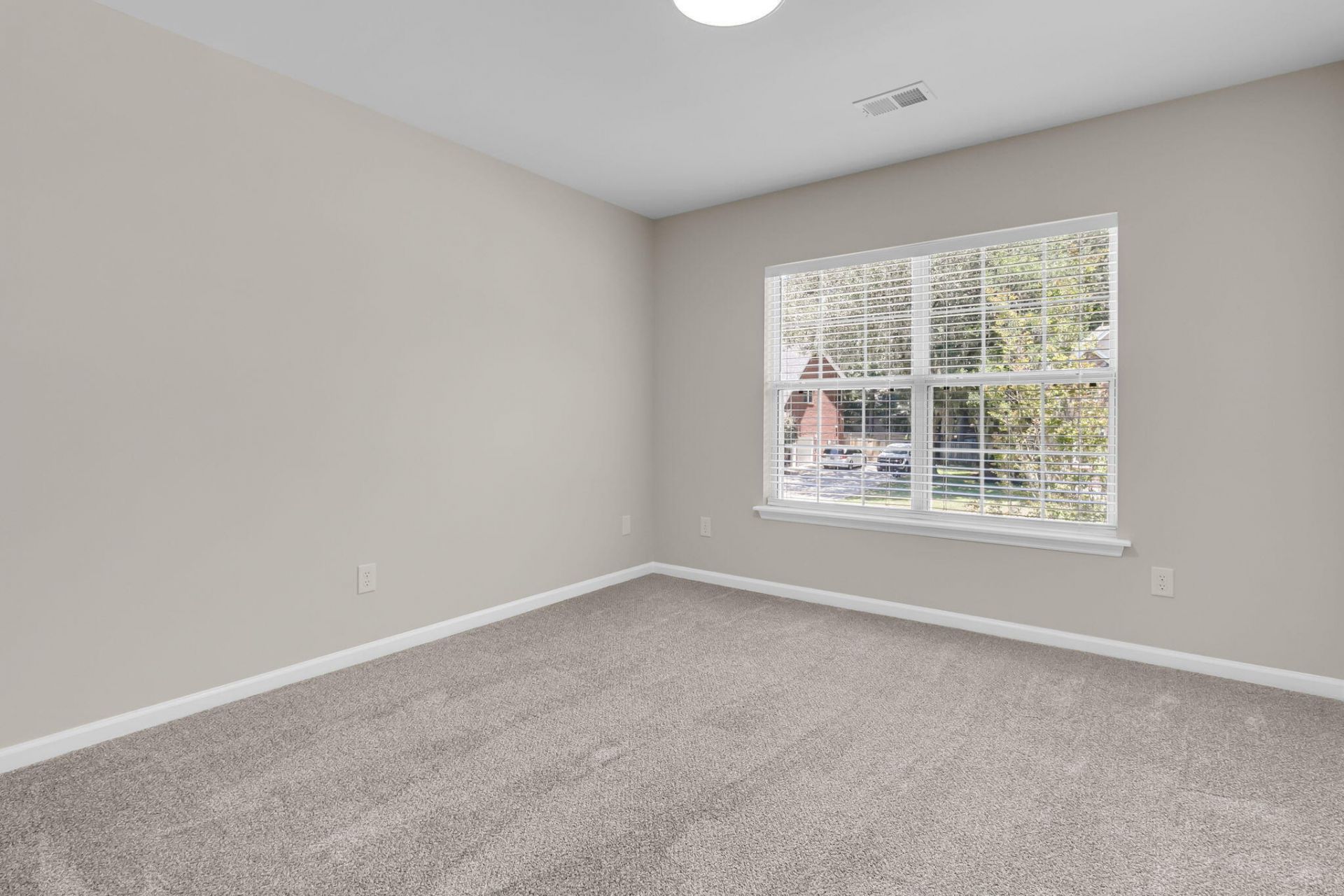 8804 Laurel Grove Lane Photo 32