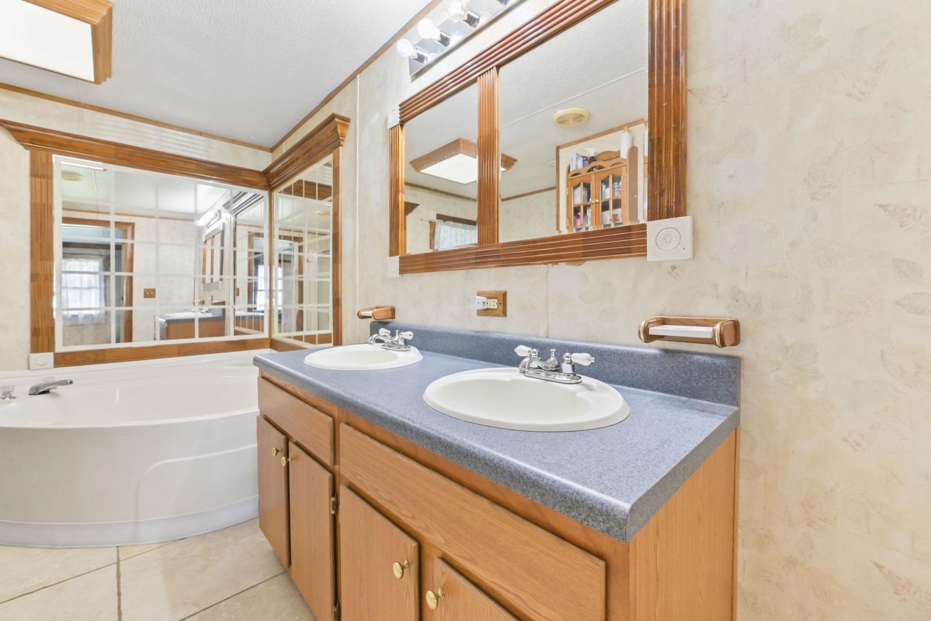 3036 Denine Dr. Photo 21