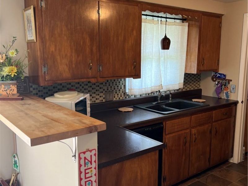 205 High Street, Dover, OH 44622 Photo 3