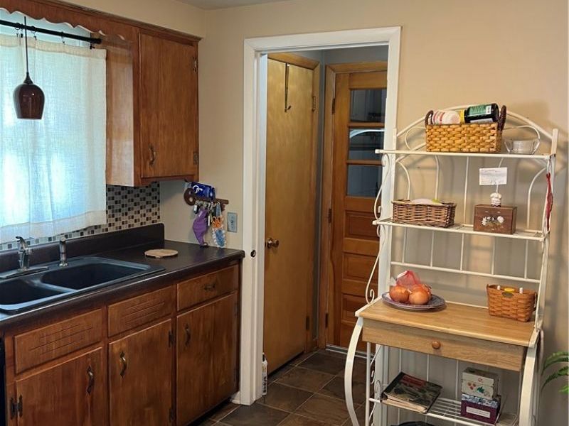 205 High Street, Dover, OH 44622 Photo 4