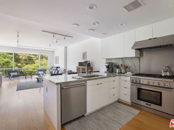 1705 Ocean Avenue, Unit 209, Santa Monica, CA 90401