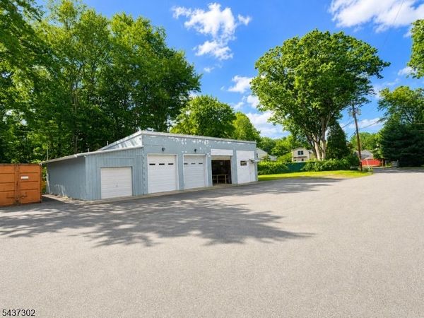 3 William St, Wanaque, NJ 07420