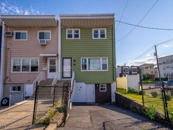 94 E 28th St, Bayonne, NJ 07002