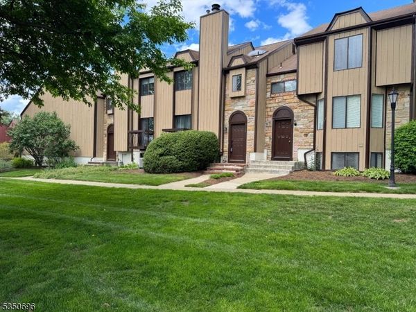 46 Bennington Sq, Washington, NJ 07840
