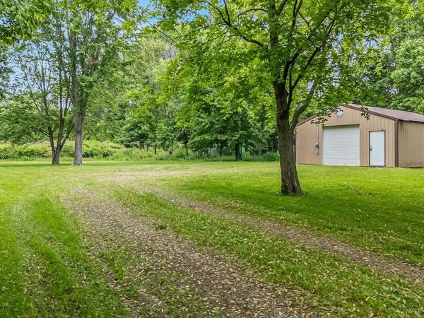 825 WELCOME ROAD, Menasha, WI 54952