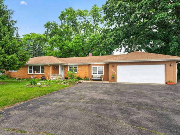 7307 W College Drive, Palos Heights, IL 60463