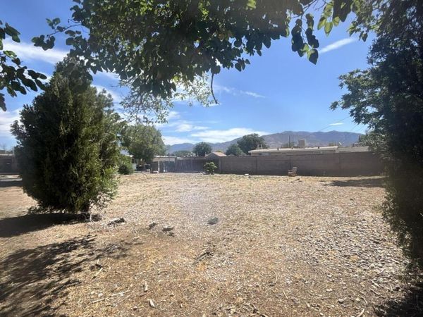 1828 Mary Ellen Street NE, Albuquerque, NM 87112