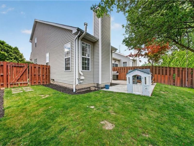 23215 Chandlers Lane, Olmsted Falls, OH 44138 Photo 17