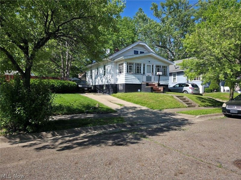 897 Richmond Street, Akron, OH 44306 Photo 1