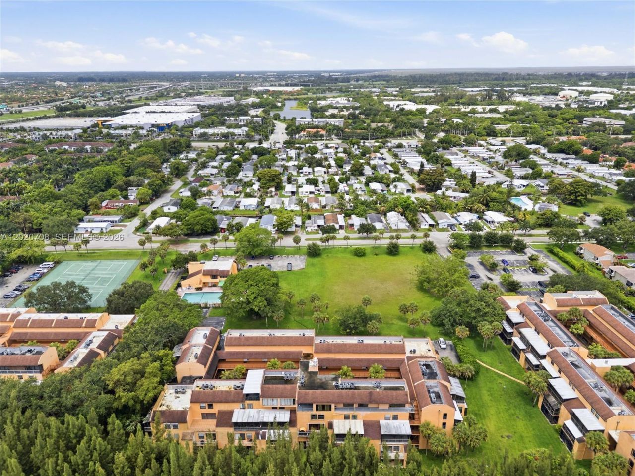 430 Commodore Dr , Unit 213, Plantation, FL 33325 Photo