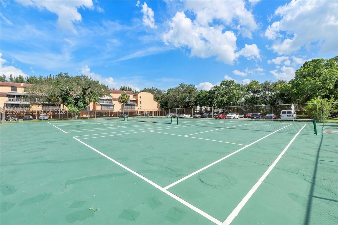 430 Commodore Dr , Unit 213, Plantation, FL 33325 Photo