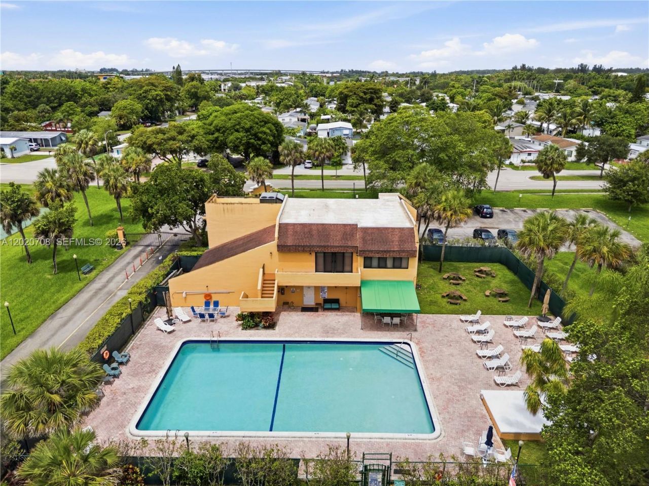 430 Commodore Dr , Unit 213, Plantation, FL 33325 Photo