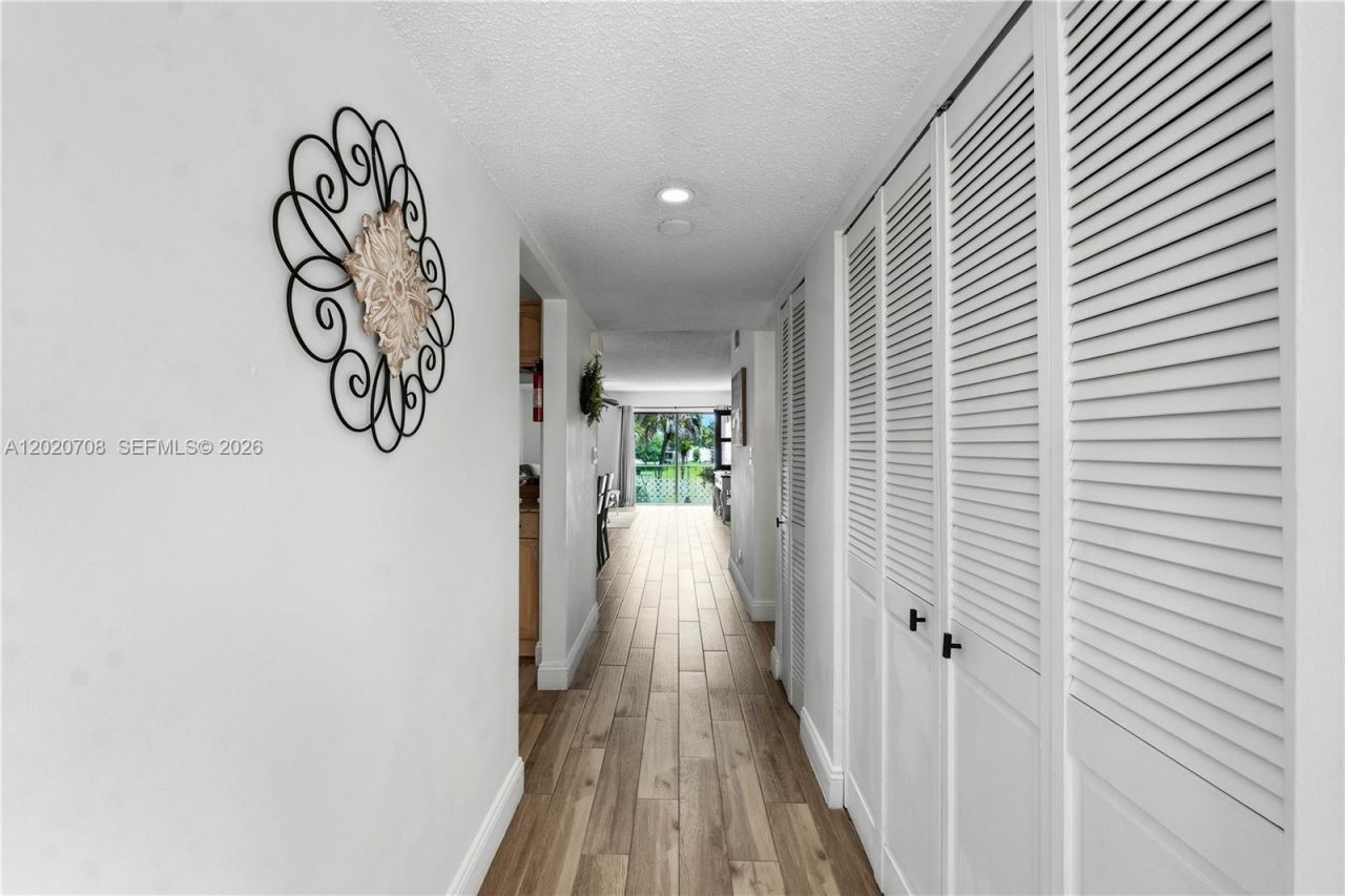 430 Commodore Dr , Unit 213, Plantation, FL 33325 Photo