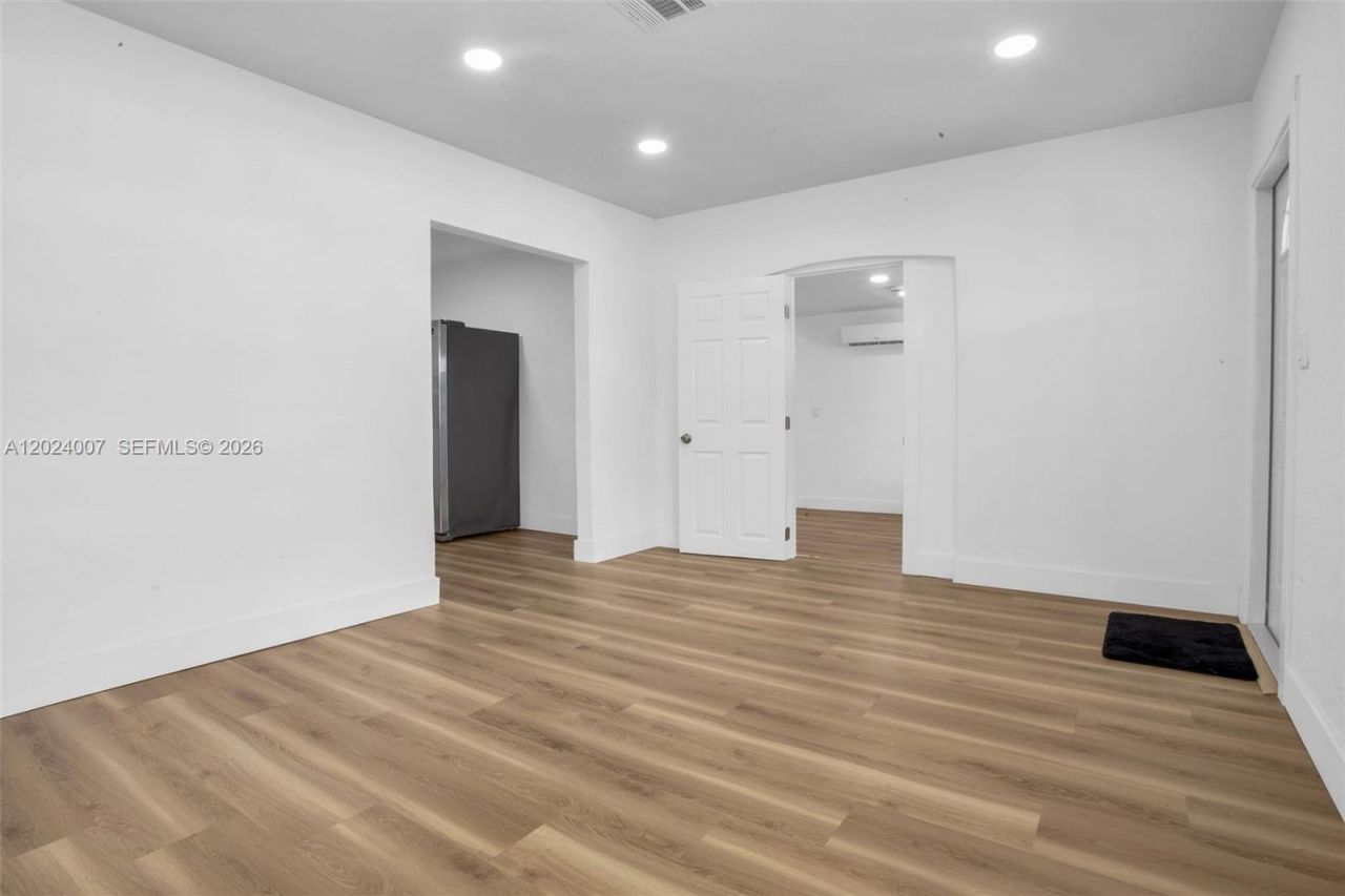 2920 NW 69th St, Unit A, Miami, FL 33147 Photo