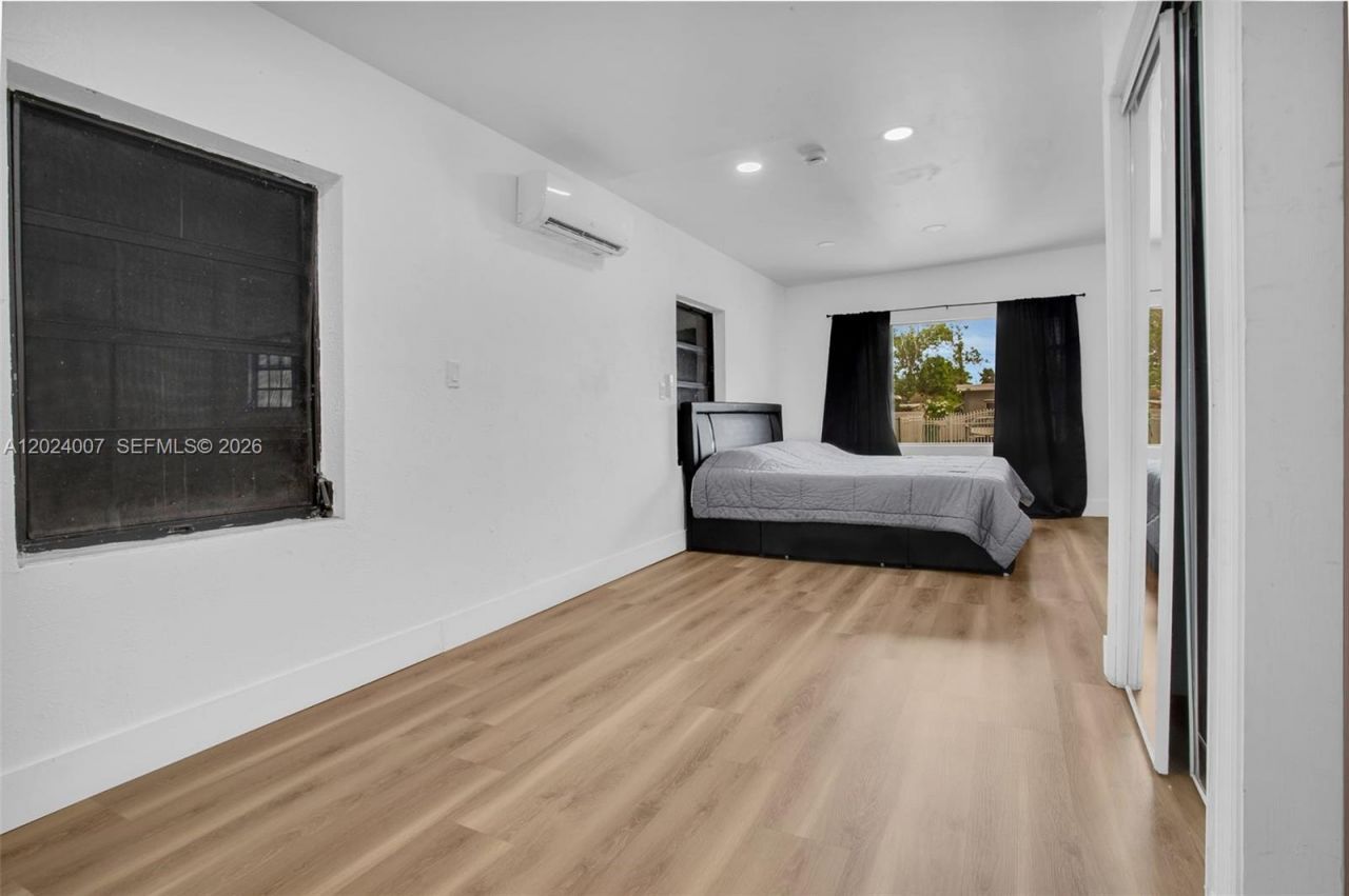 2920 NW 69th St, Unit A, Miami, FL 33147 Photo