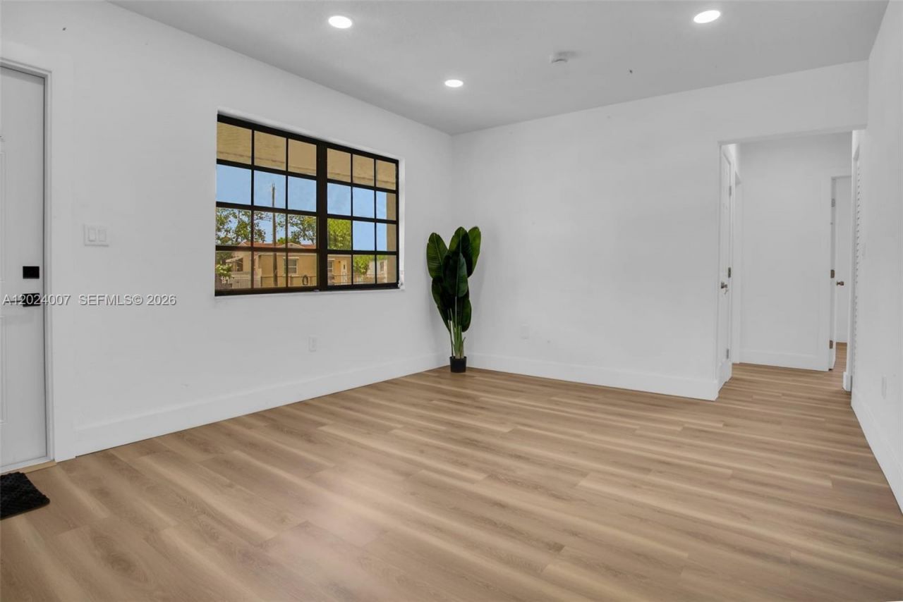 2920 NW 69th St, Unit A, Miami, FL 33147 Photo