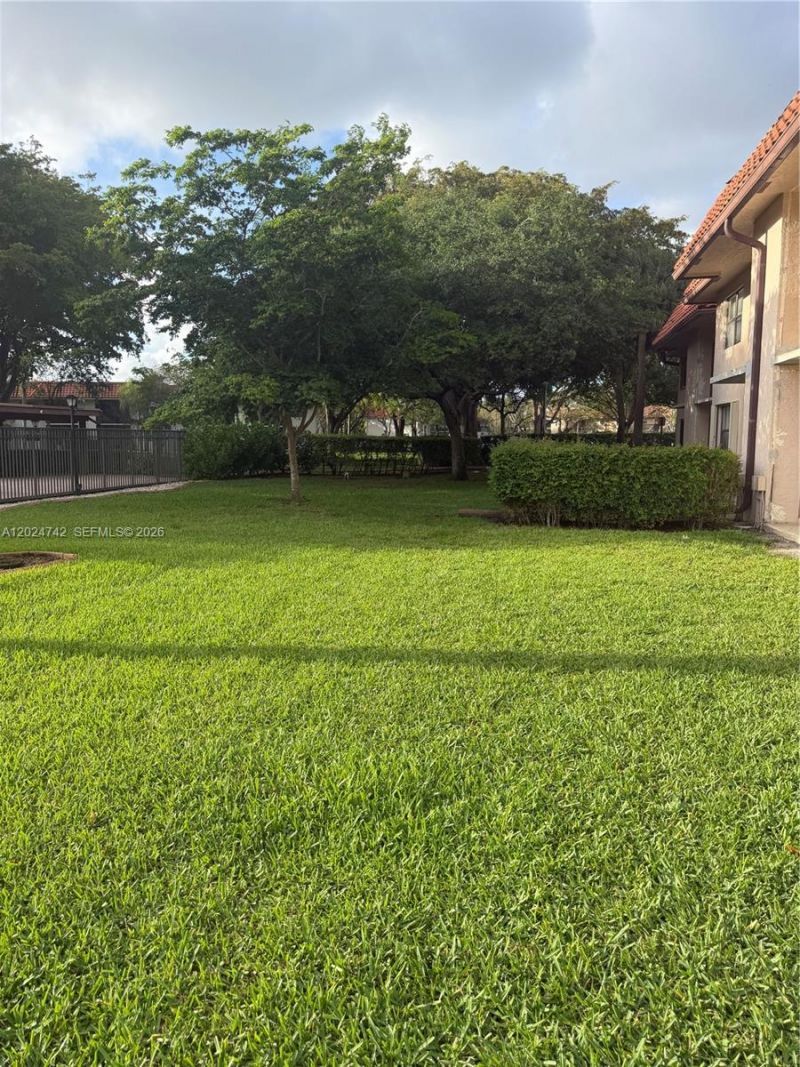 15718 E Waterside Cir , Unit 102, Sunrise, FL 33326 Photo