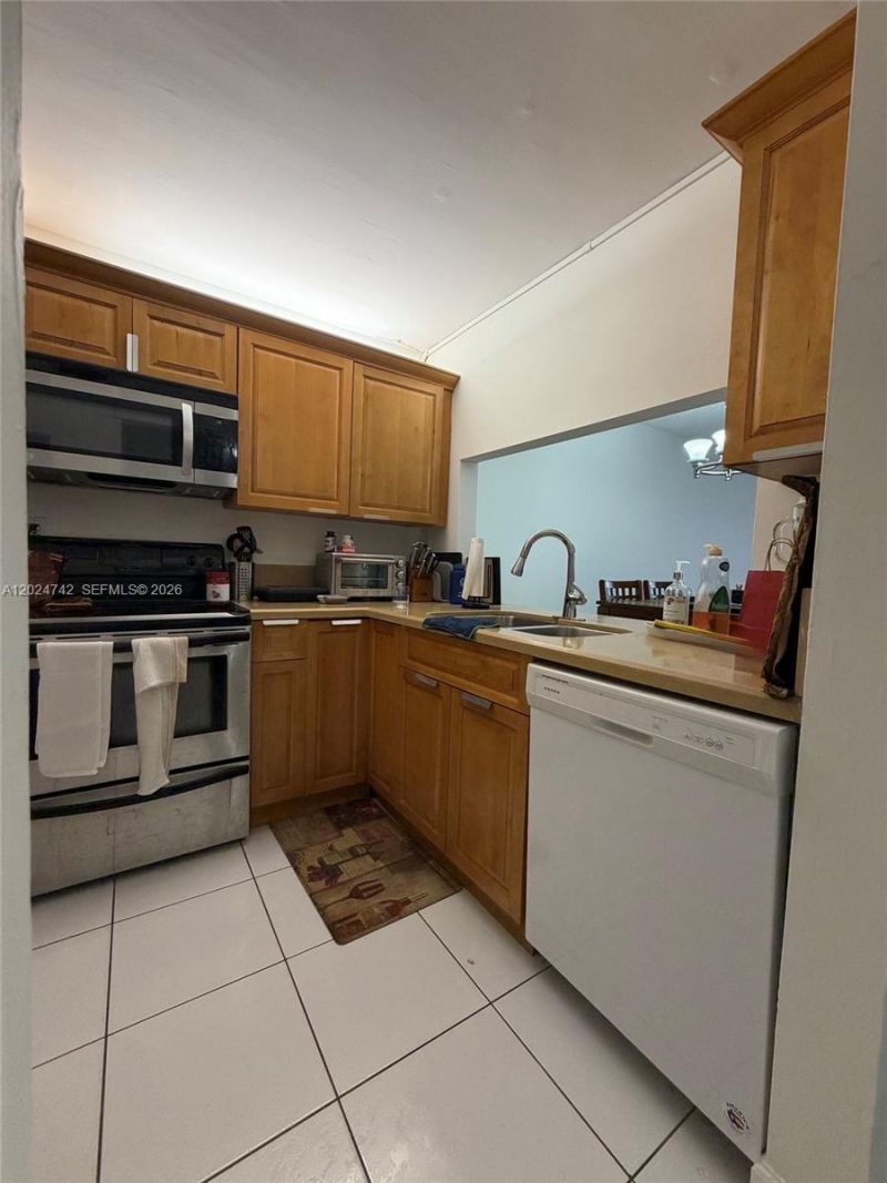 15718 E Waterside Cir , Unit 102, Sunrise, FL 33326 Photo