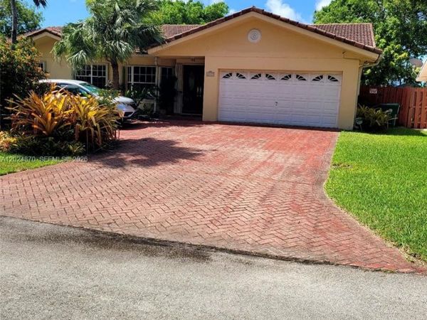 9114 SW 163rd Ter , Palmetto Bay, FL 33157