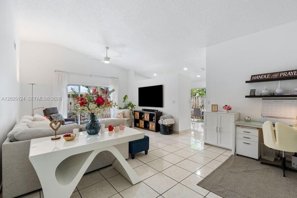 19080 NW 77th Ct , Hialeah, FL 33015 Photo