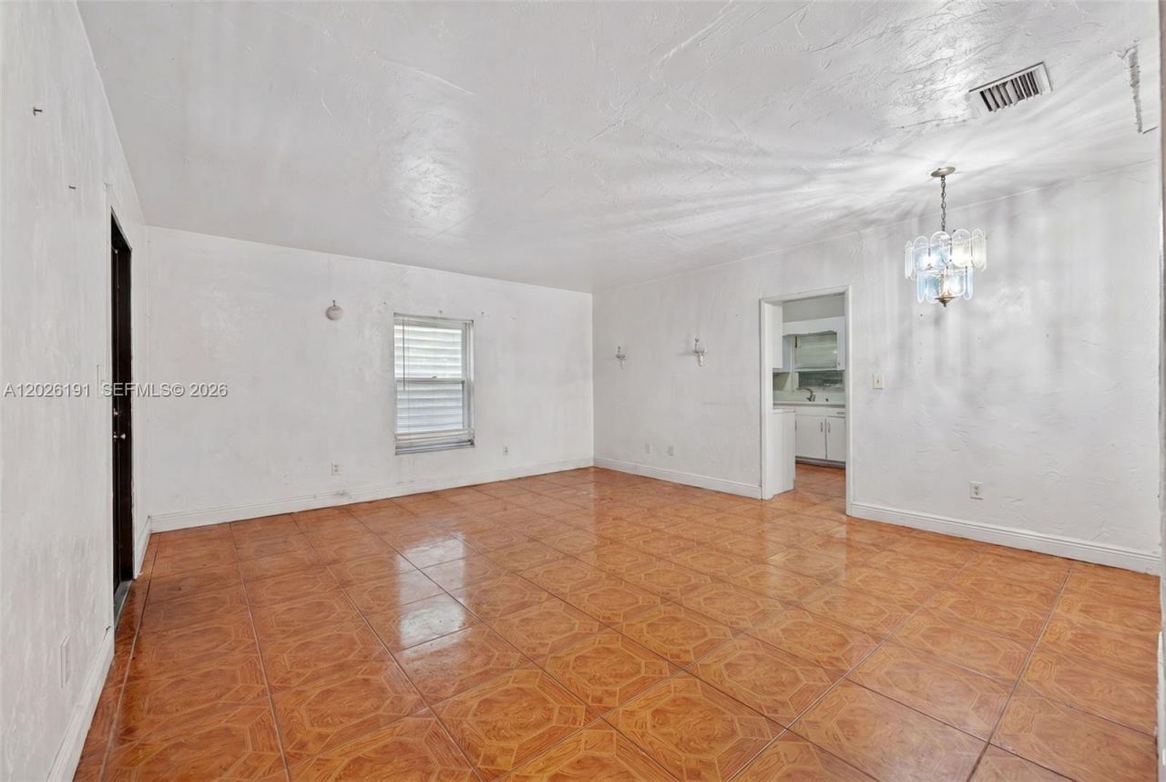 1279 NW 41st St , Miami, FL 33142 Photo