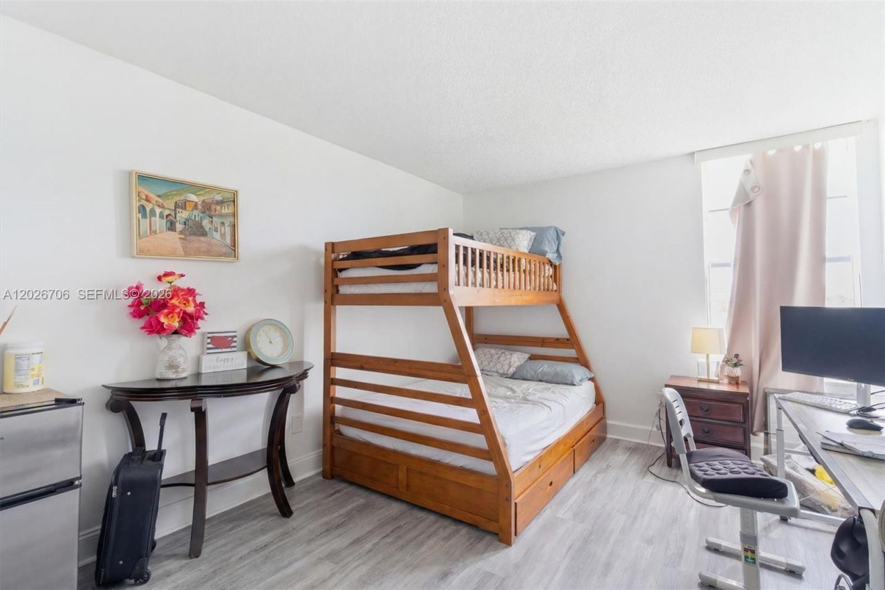 210 Fontainebleau Blvd , Unit 402, Miami, FL 33172 Photo