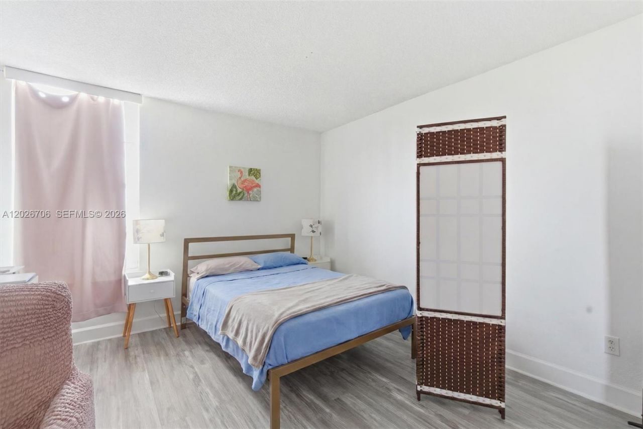 210 Fontainebleau Blvd , Unit 402, Miami, FL 33172 Photo