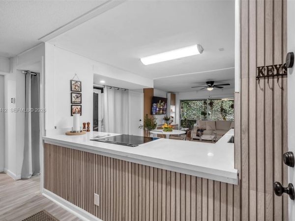 420 NW 70th Ave , Unit 228, Plantation, FL 33317