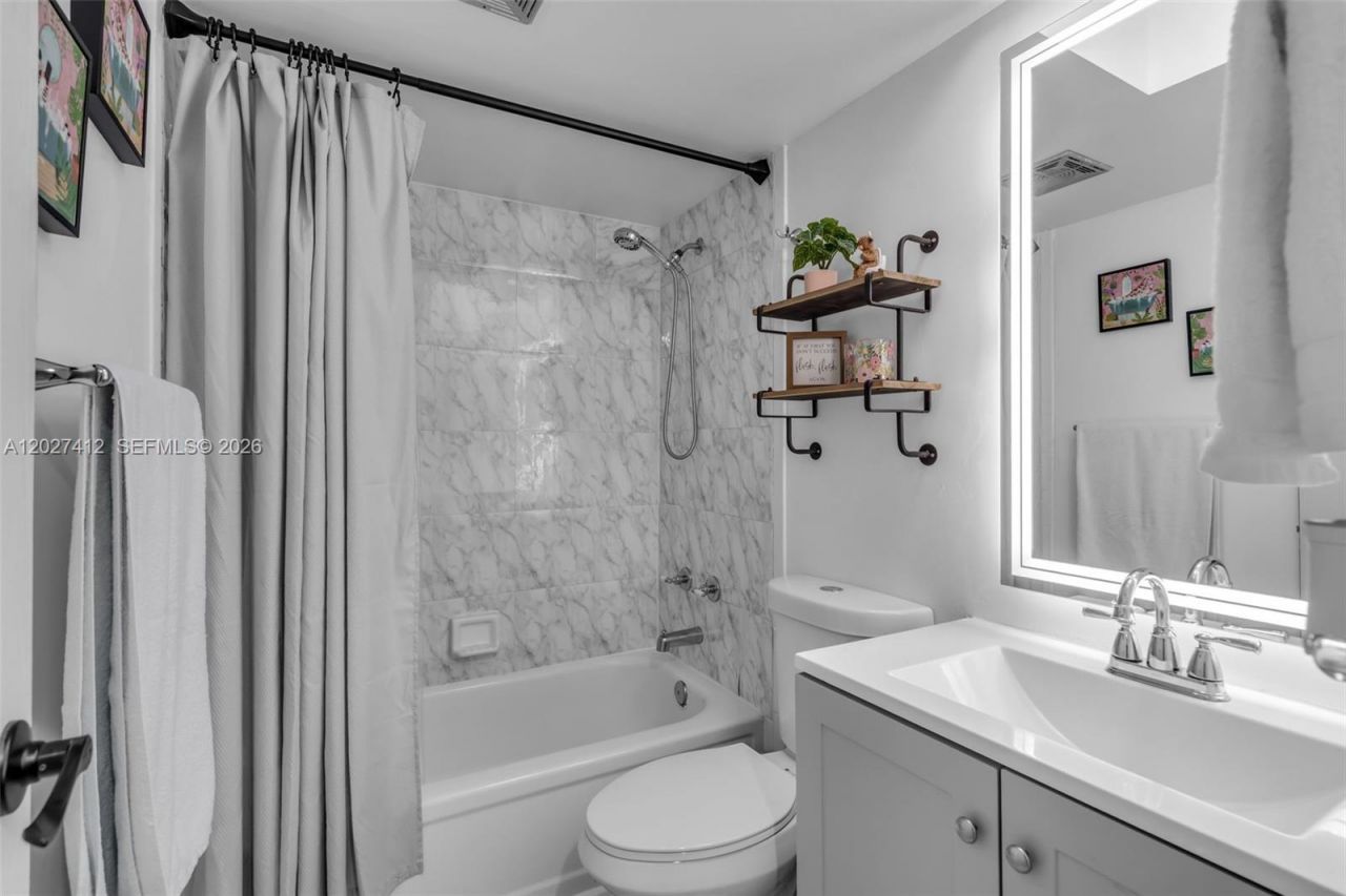 420 NW 70th Ave , Unit 228, Plantation, FL 33317 Photo