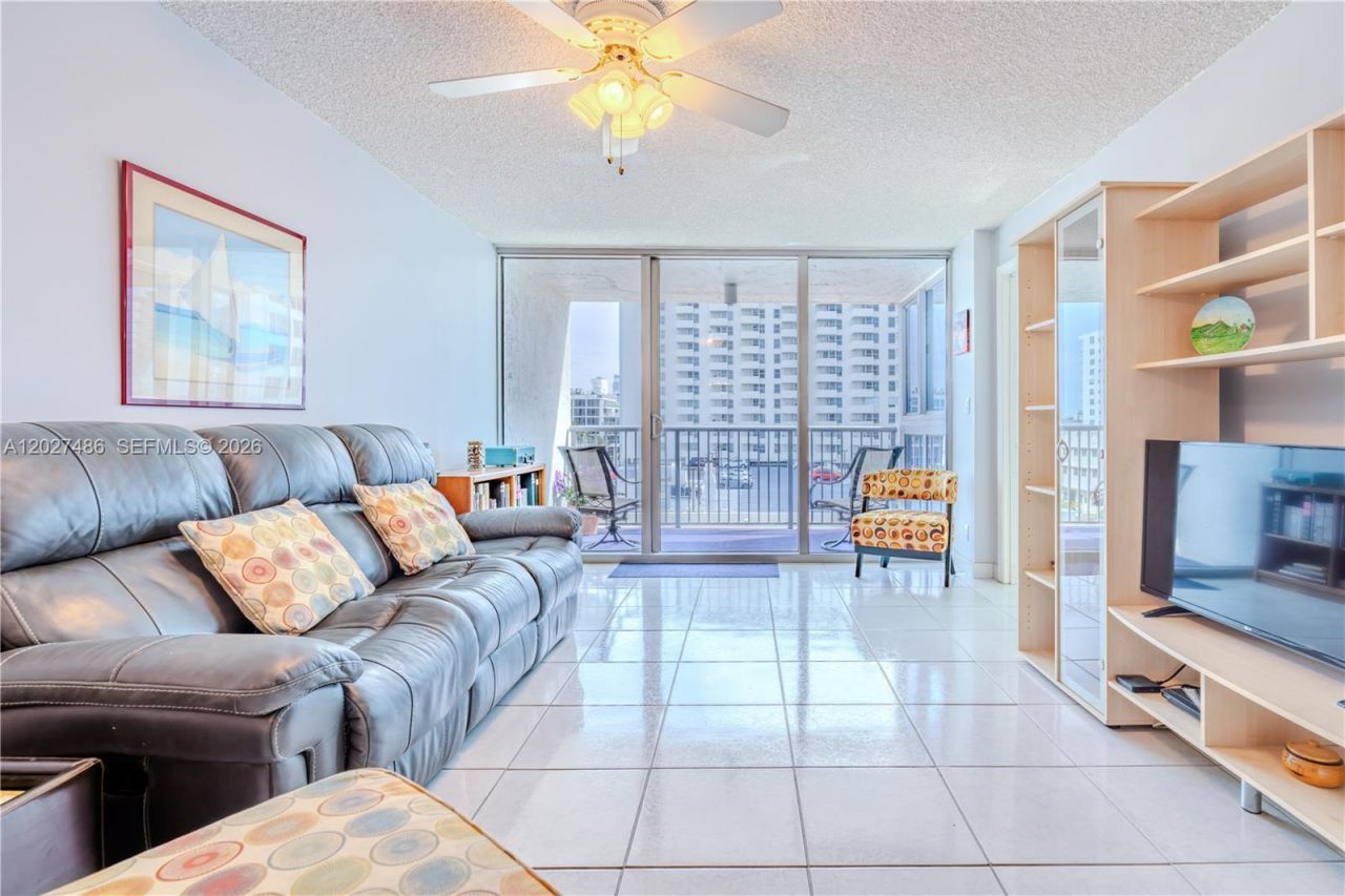 2655 Collins Ave , Unit 603, Miami Beach, FL 33140 Photo