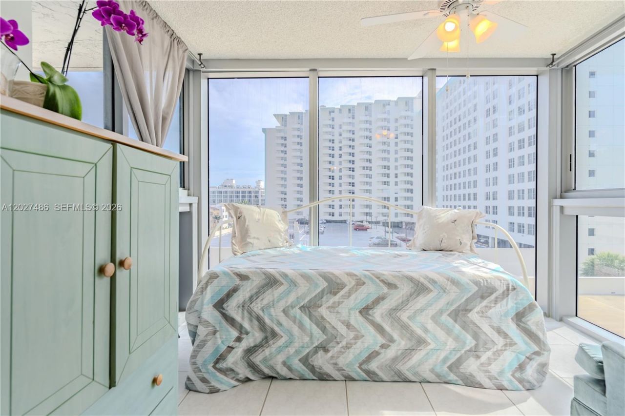 2655 Collins Ave , Unit 603, Miami Beach, FL 33140 Photo